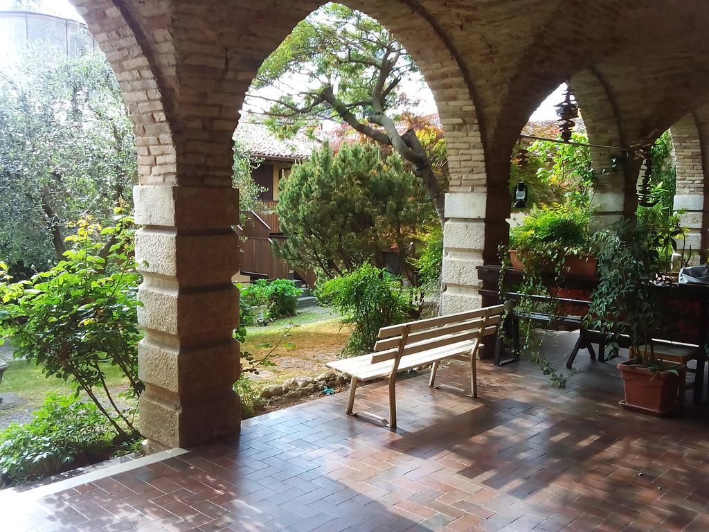 Appartamento Balkissa San Felice del Benaco Exteriör bild