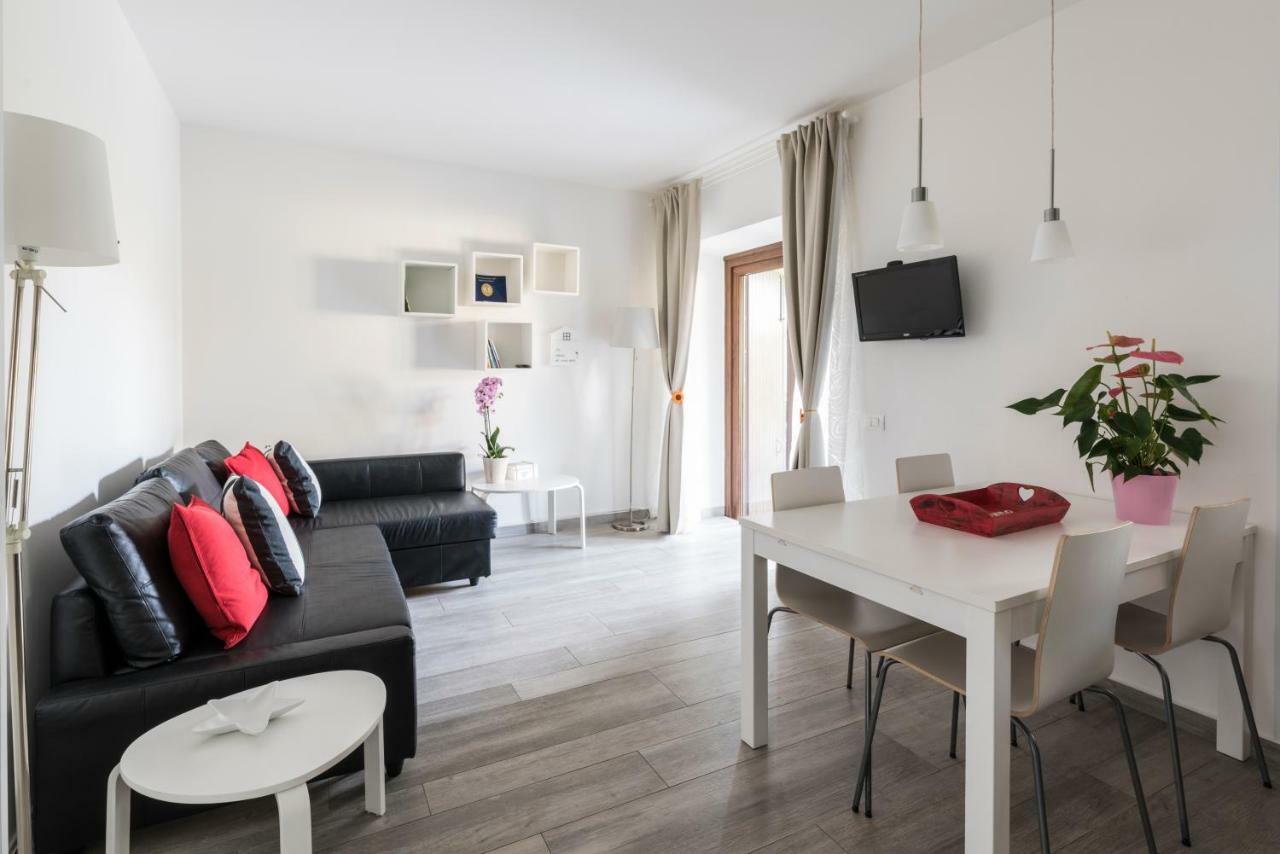 Appartamento Balkissa San Felice del Benaco Exteriör bild