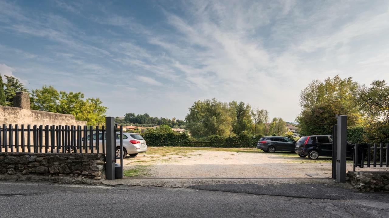 Appartamento Balkissa San Felice del Benaco Exteriör bild